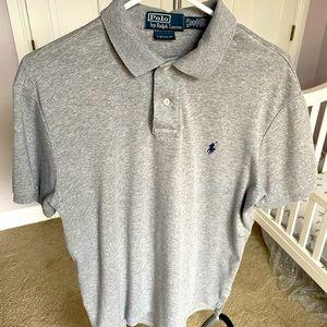 Men’s gray polo